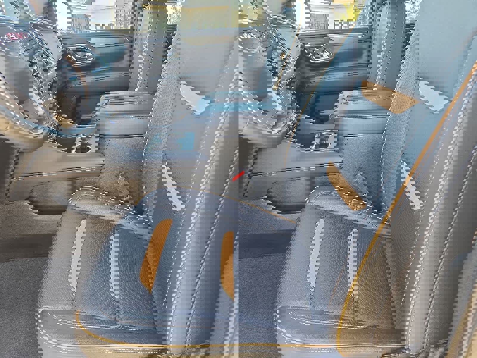 Used 2024 GMC Yukon AT4 image 16