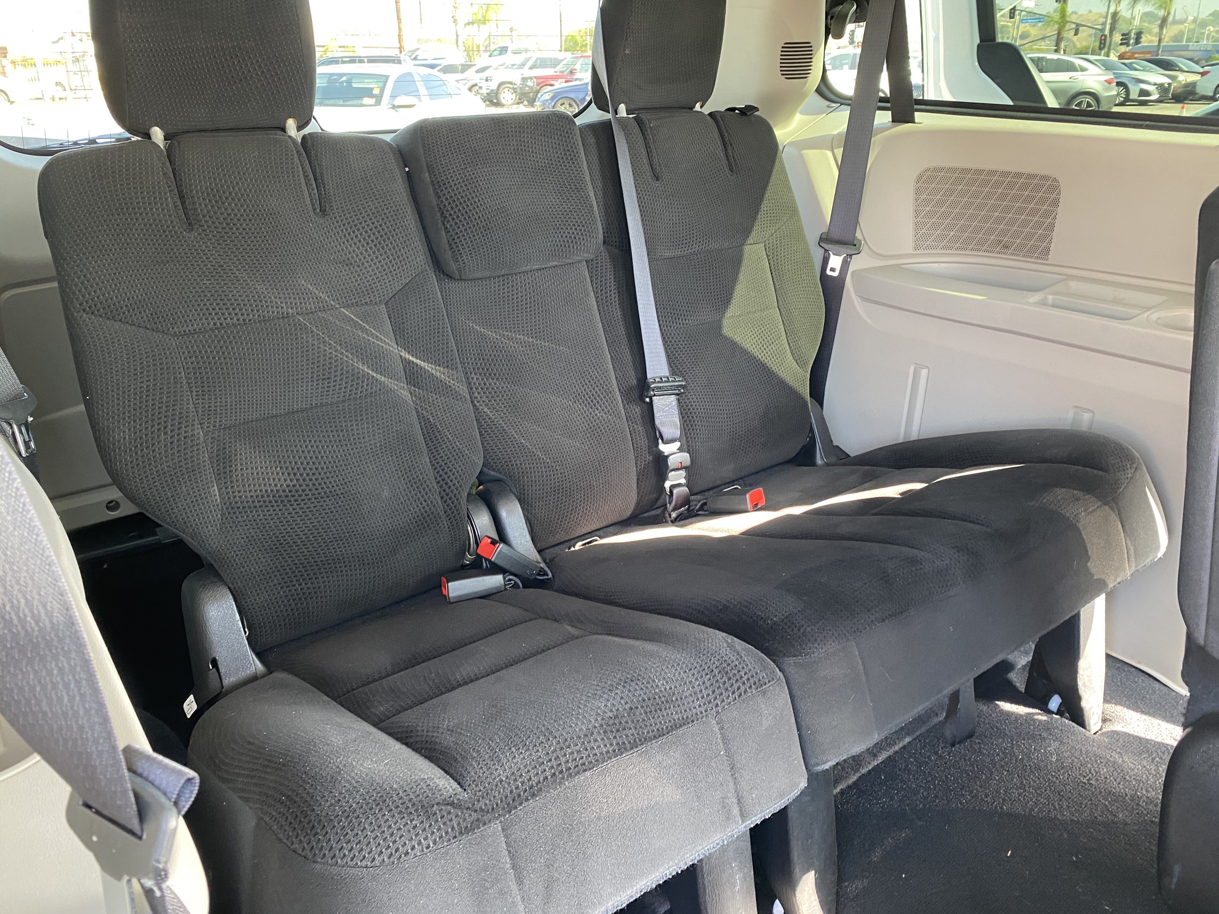 Used 2016 Dodge Grand Caravan SE w/ Quick Order Package 29E SE FWD image 16