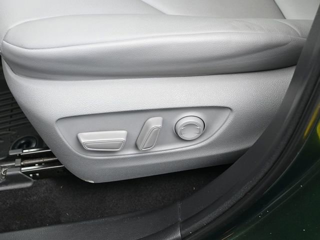 Certified 2023 Toyota Highlander XLE image 27