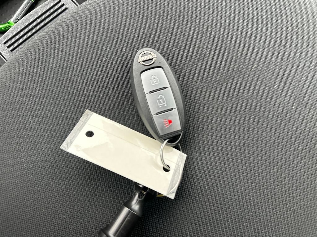 Used 2024 Nissan Titan SV image 26