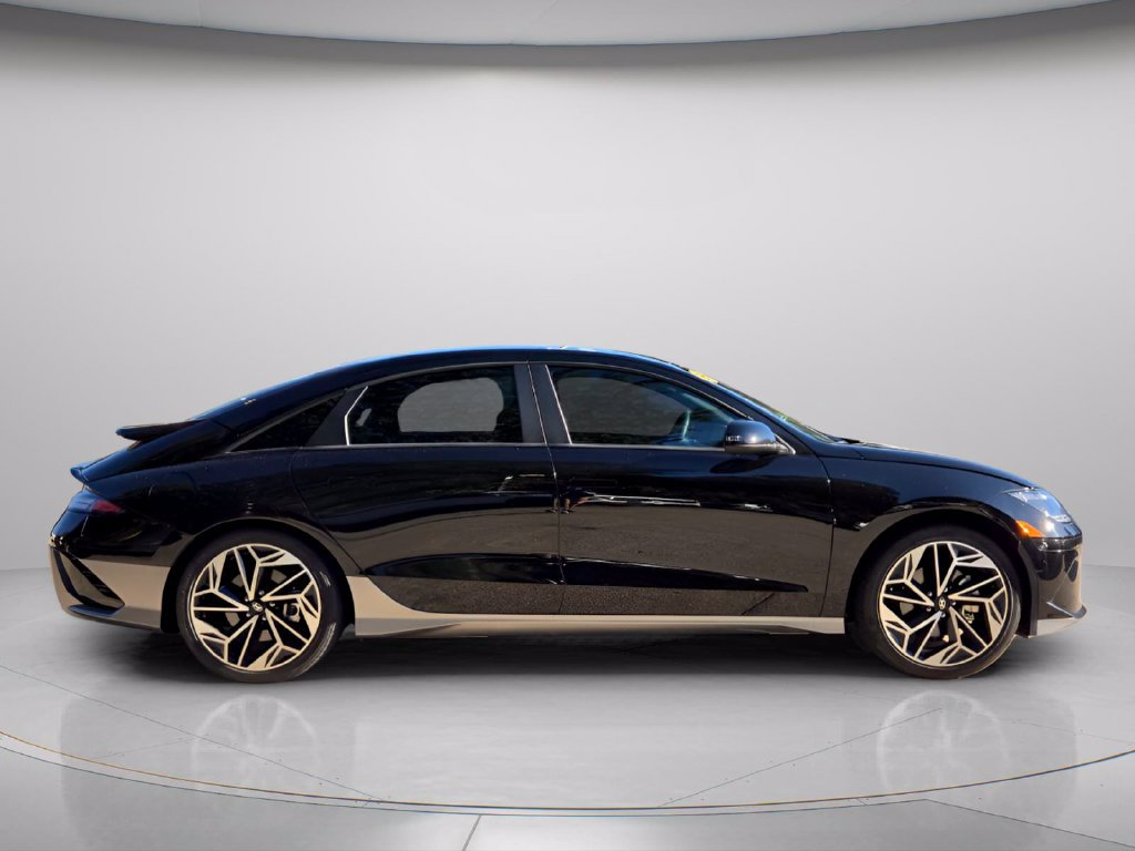 Used 2025 Hyundai Ioniq 6 SEL RWD image 8