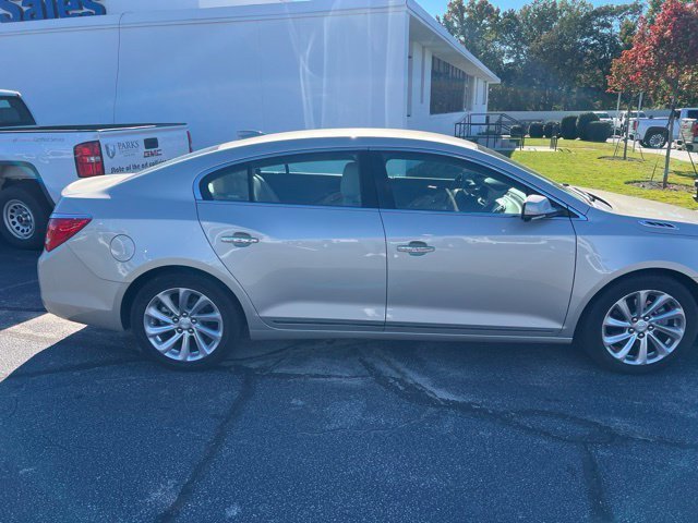 Used 2016 Buick LaCrosse Leather FWD image 3