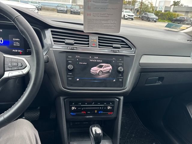 Certified 2022 Volkswagen Tiguan SE w/ Panoramic Sunroof Package image 23