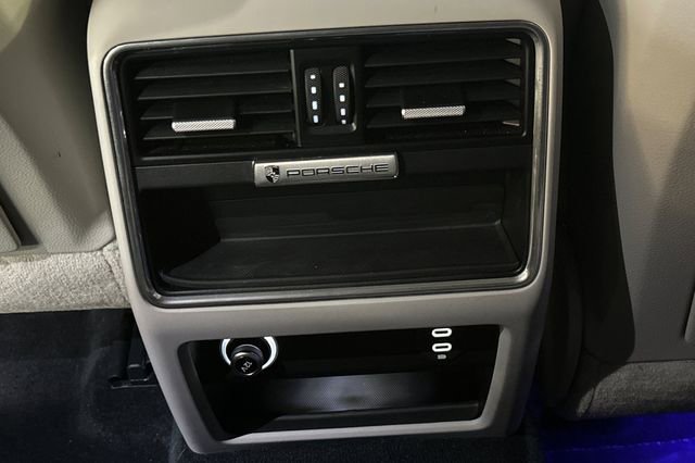 Used 2020 Porsche Cayenne S image 15