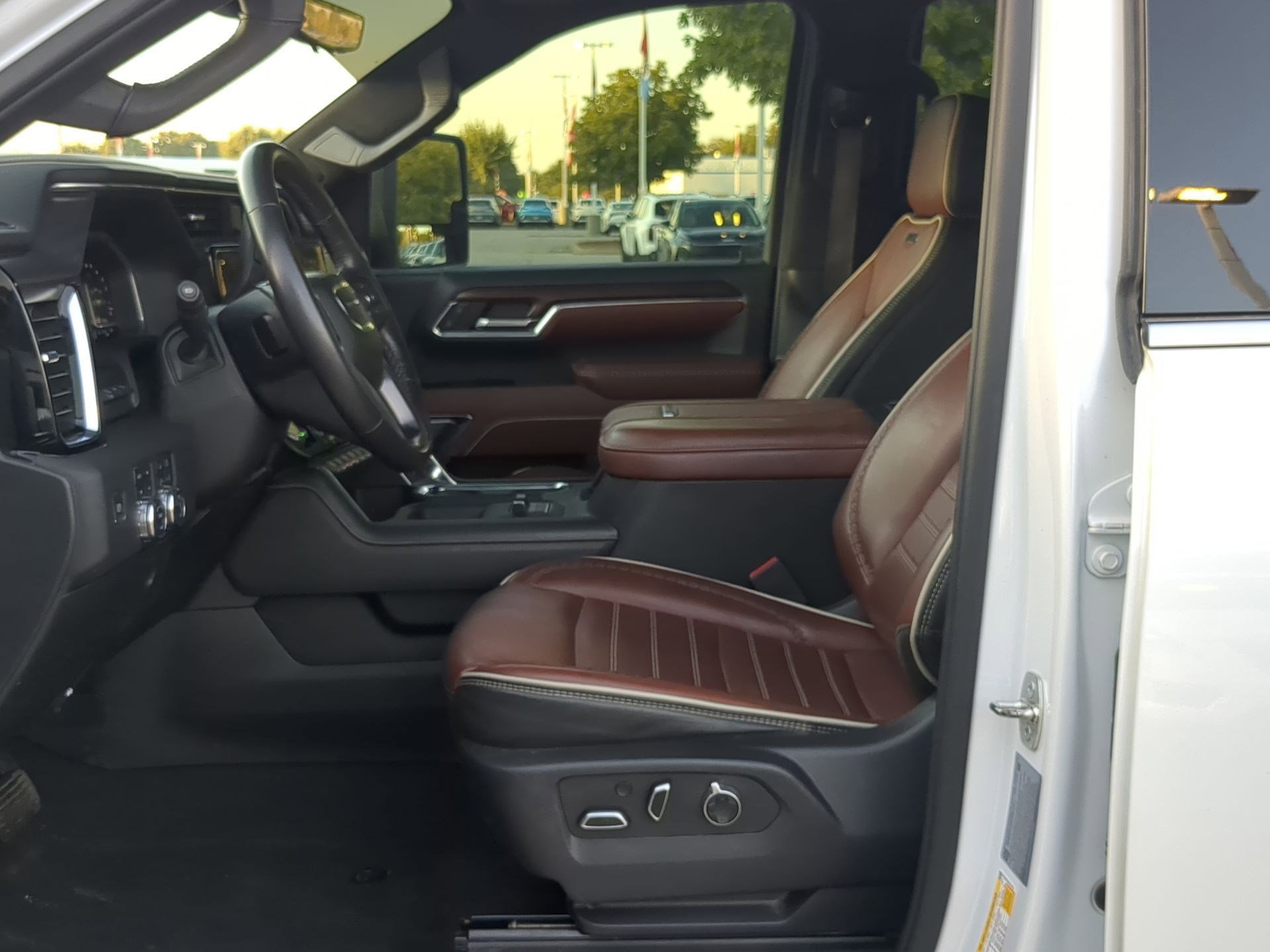 Used 2024 GMC Sierra 2500 Denali Ultimate w/ Max Trailering Package image 12