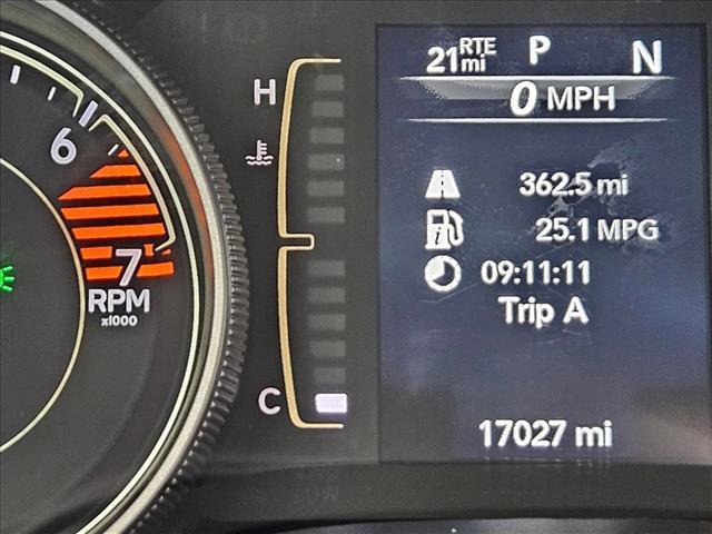 Used 2019 Jeep Cherokee Latitude Plus image 11