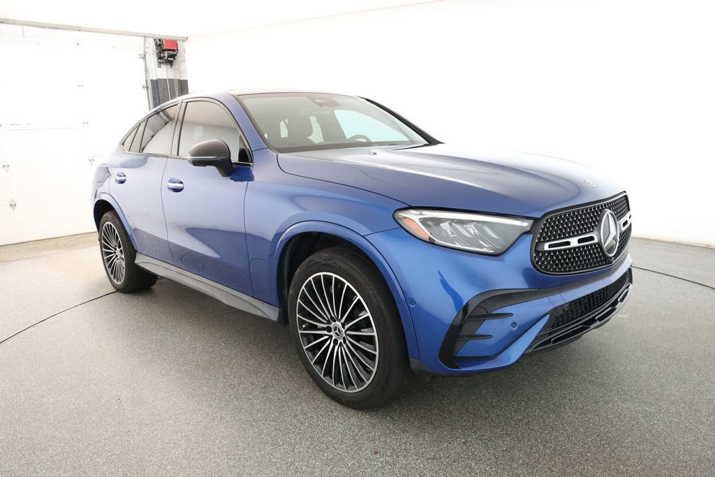 Used 2024 Mercedes-Benz GLC 300 4MATIC w/ AMG Line image 3