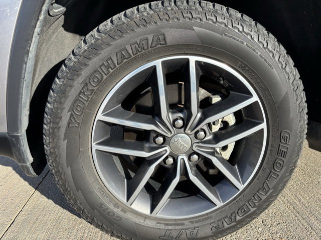 Used 2018 Jeep Grand Cherokee Limited w/ Luxury Group II image 9