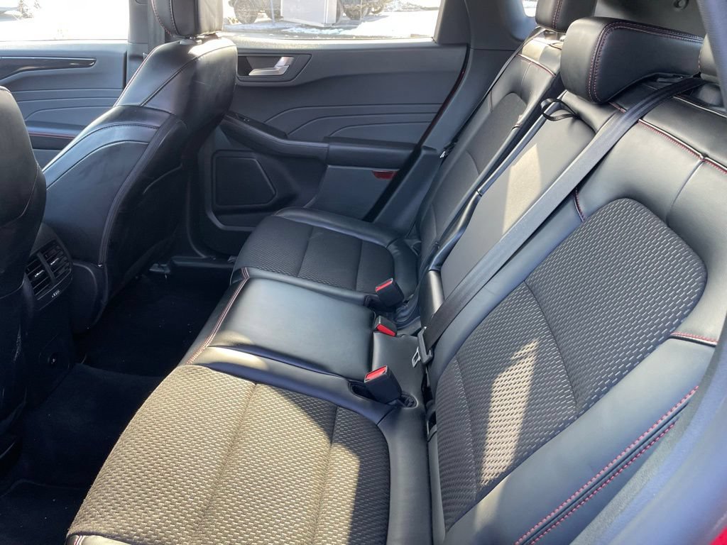 Used 2025 Ford Escape ST-Line Select AWD/4WD image 7