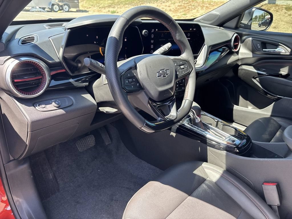 Certified 2024 Chevrolet Trax RS FWD image 14