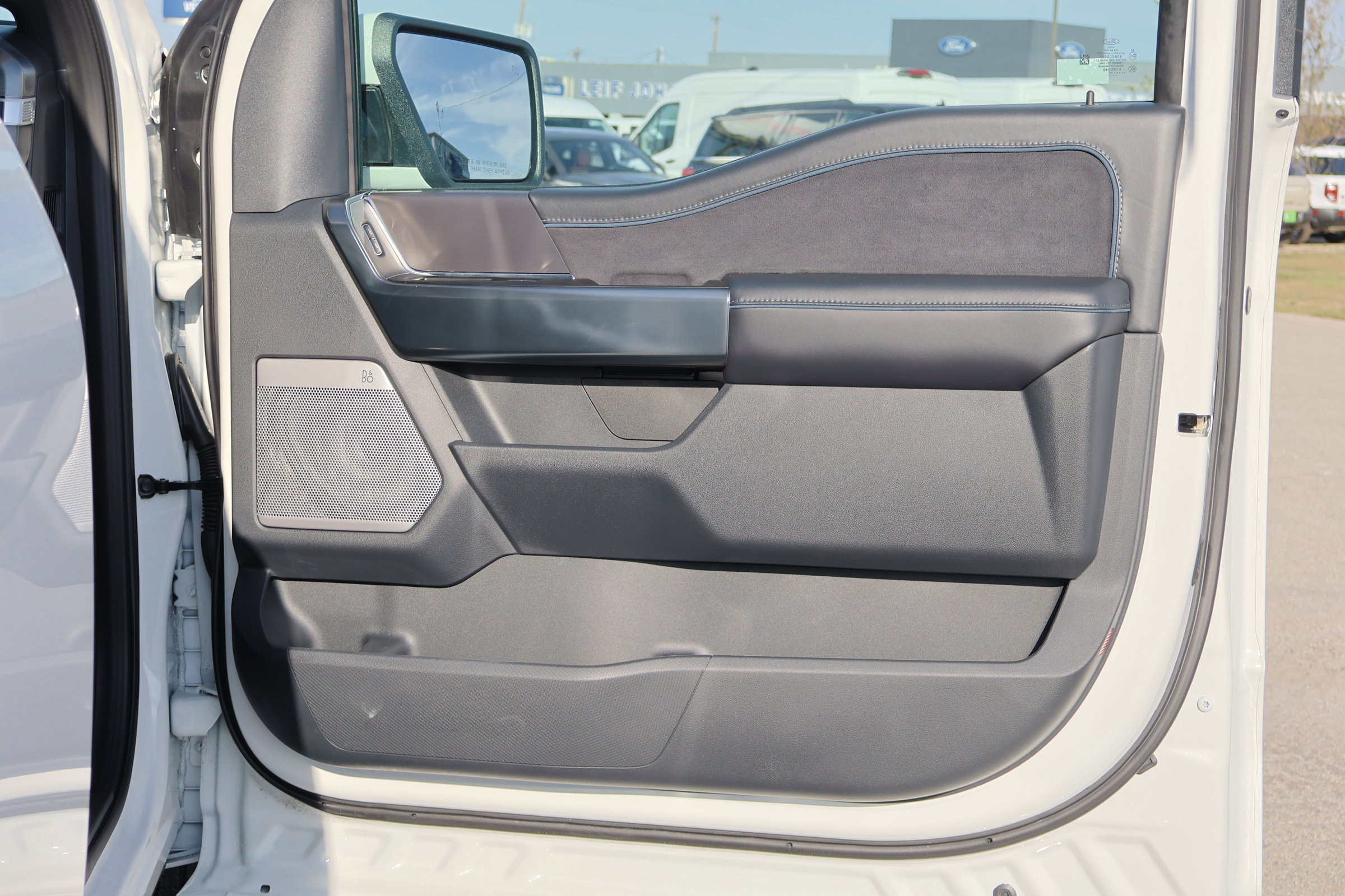 Certified 2025 Ford F150 Platinum w/ FX4 Off-Road Package image 37