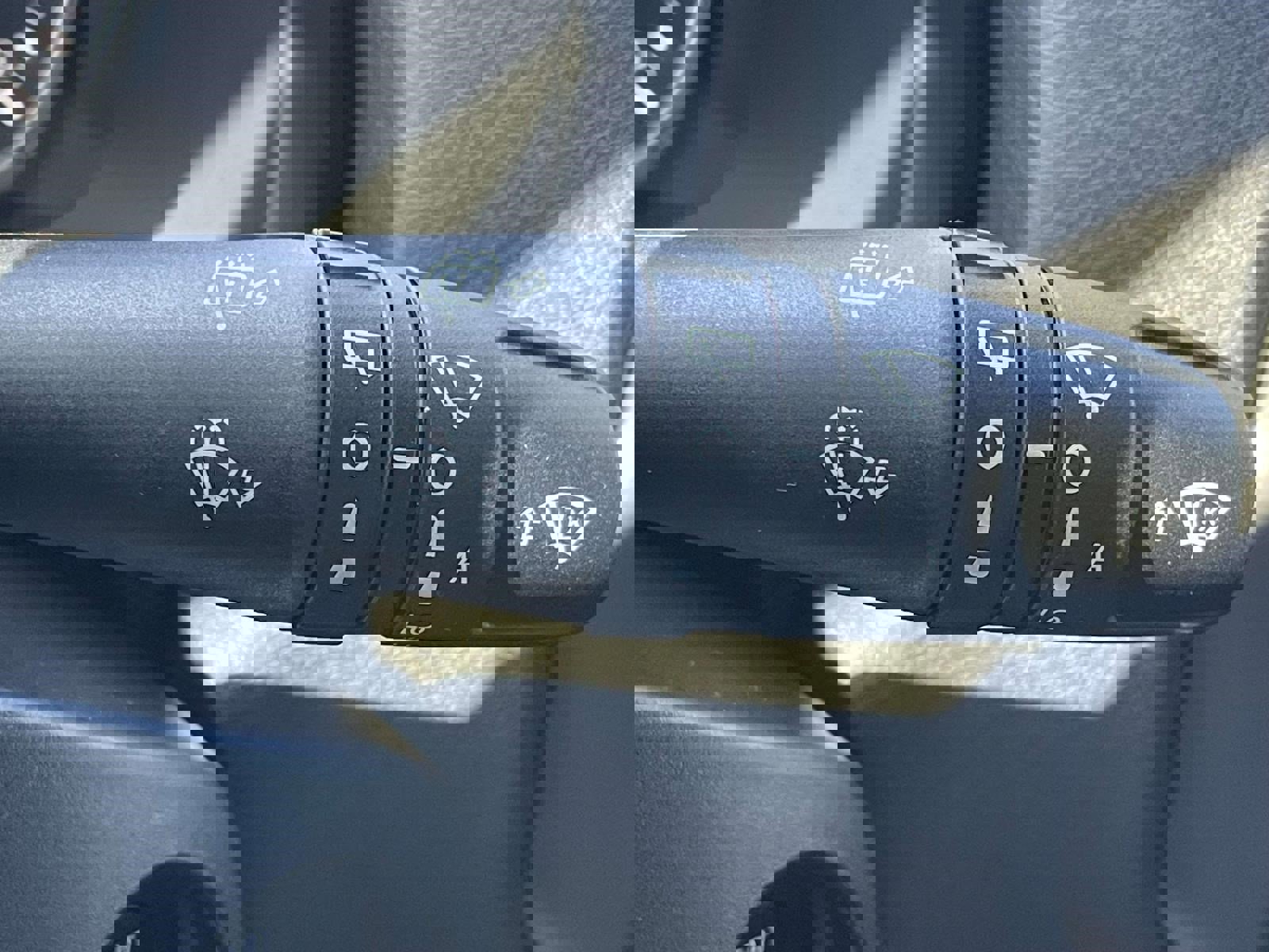 Used 2022 Jeep Renegade Limited w/ Sun, Sound & Wheels Group image 32