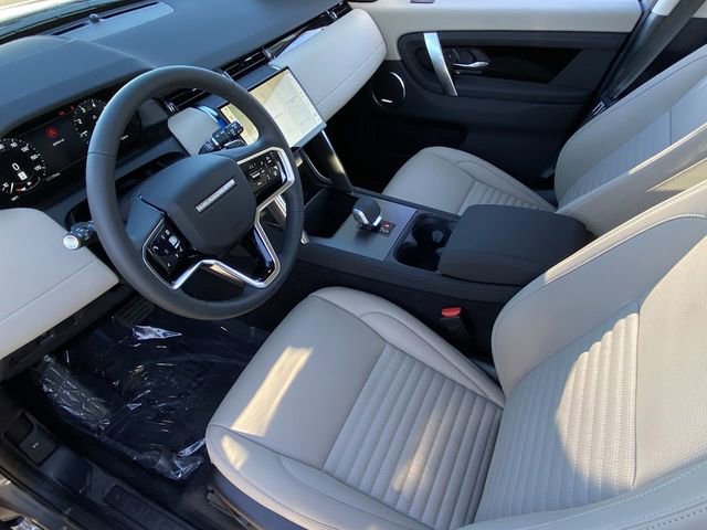 New 2025 Land Rover Discovery Sport S image 5