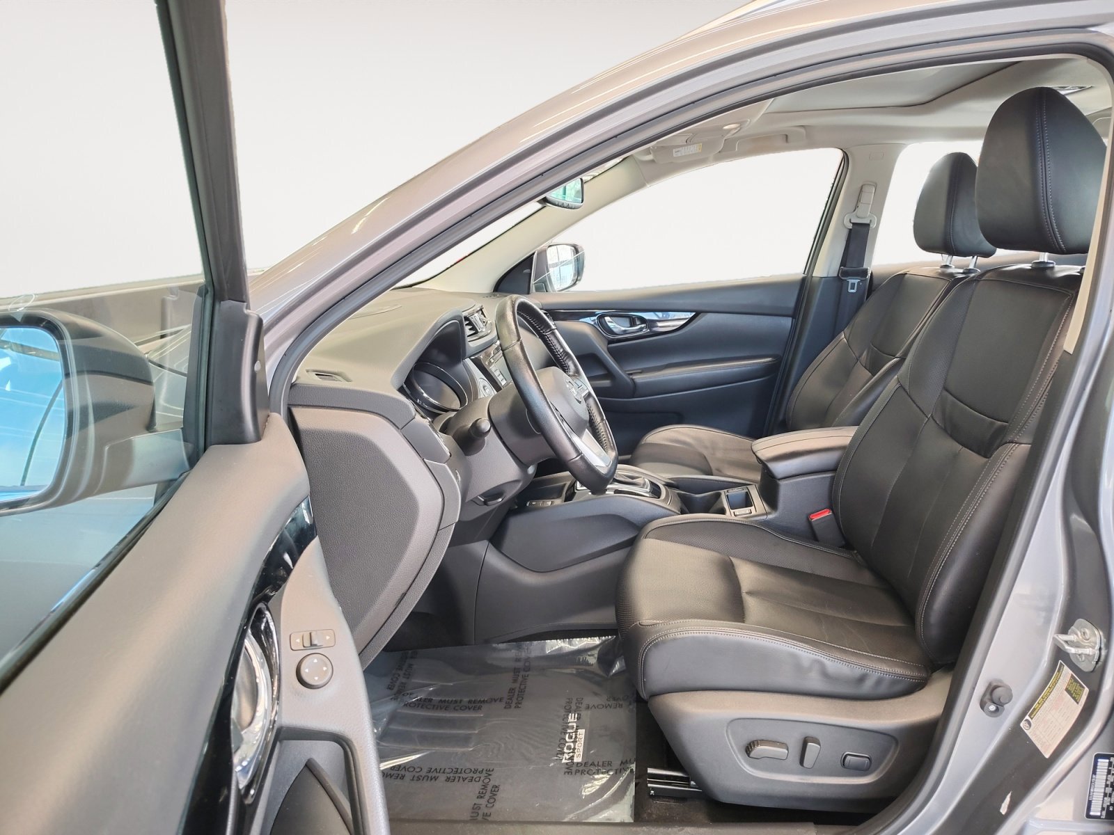 Used 2022 Nissan Rogue Sport SL w/ Premium Package image 25