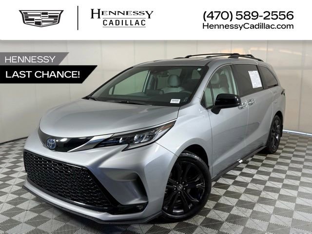 Used 2023 Toyota Sienna XSE image 1