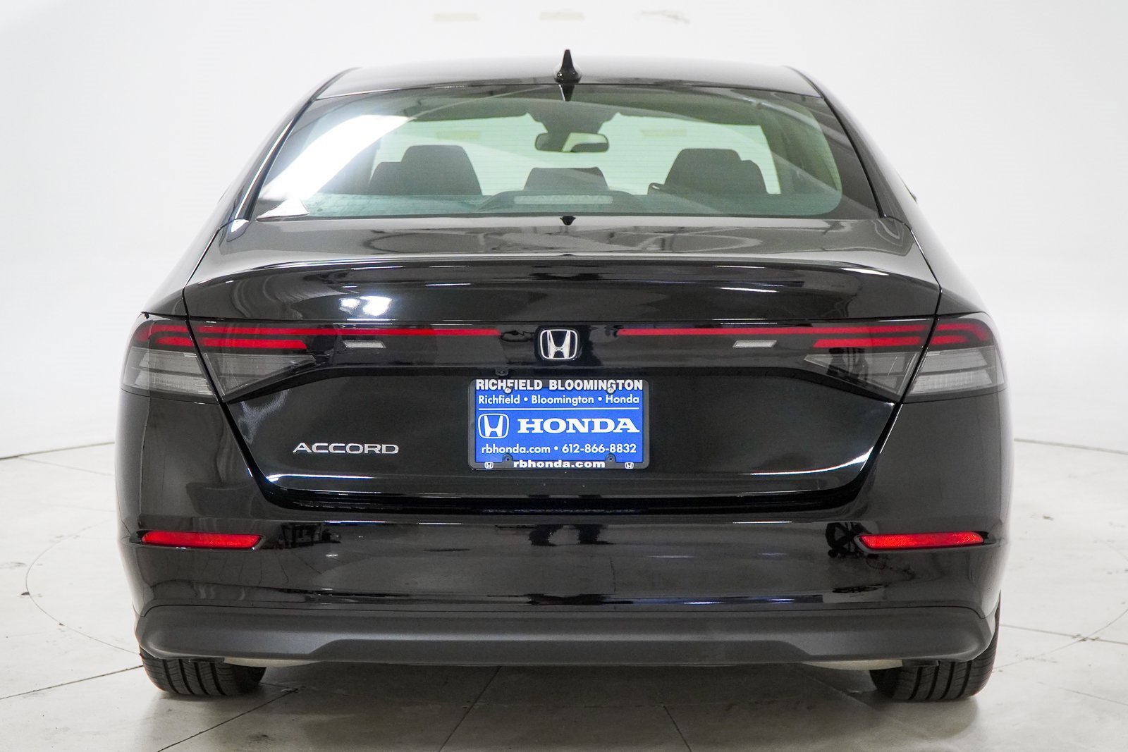 Certified 2025 Honda Accord SE image 8