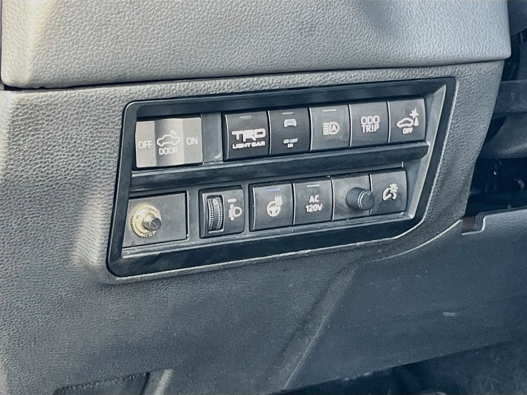 Used 2023 Toyota Tundra Limited AWD/4WD image 10