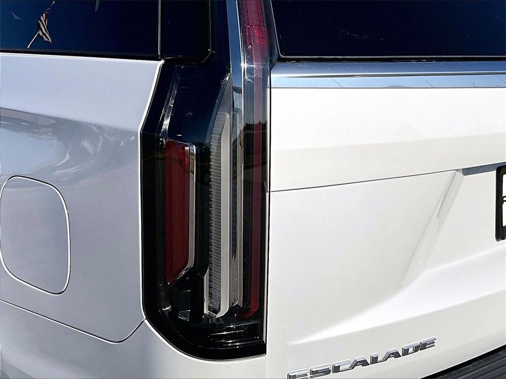 Used 2021 Cadillac Escalade Premium Luxury w/ Driver Assist Tech Package image 21