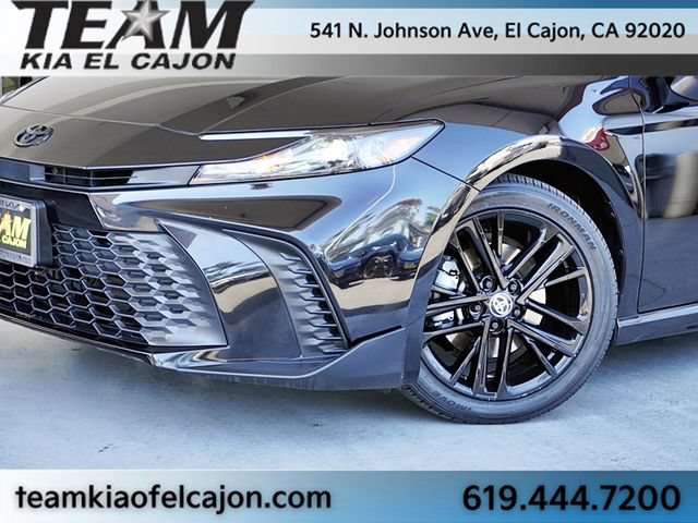 Used 2025 Toyota Camry SE w/ Convenience Package FWD image 3