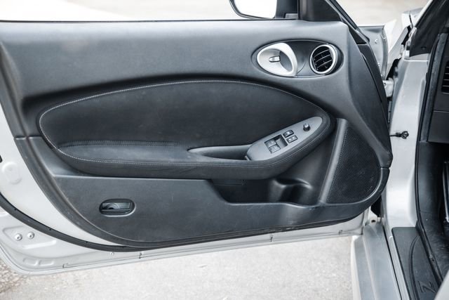 Used 2009 Nissan 370Z Coupe image 45