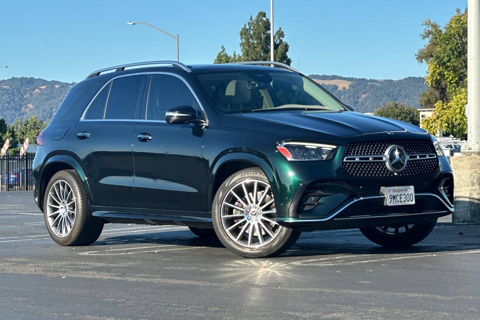 Used 2024 Mercedes-Benz GLE 350 4MATIC image 2