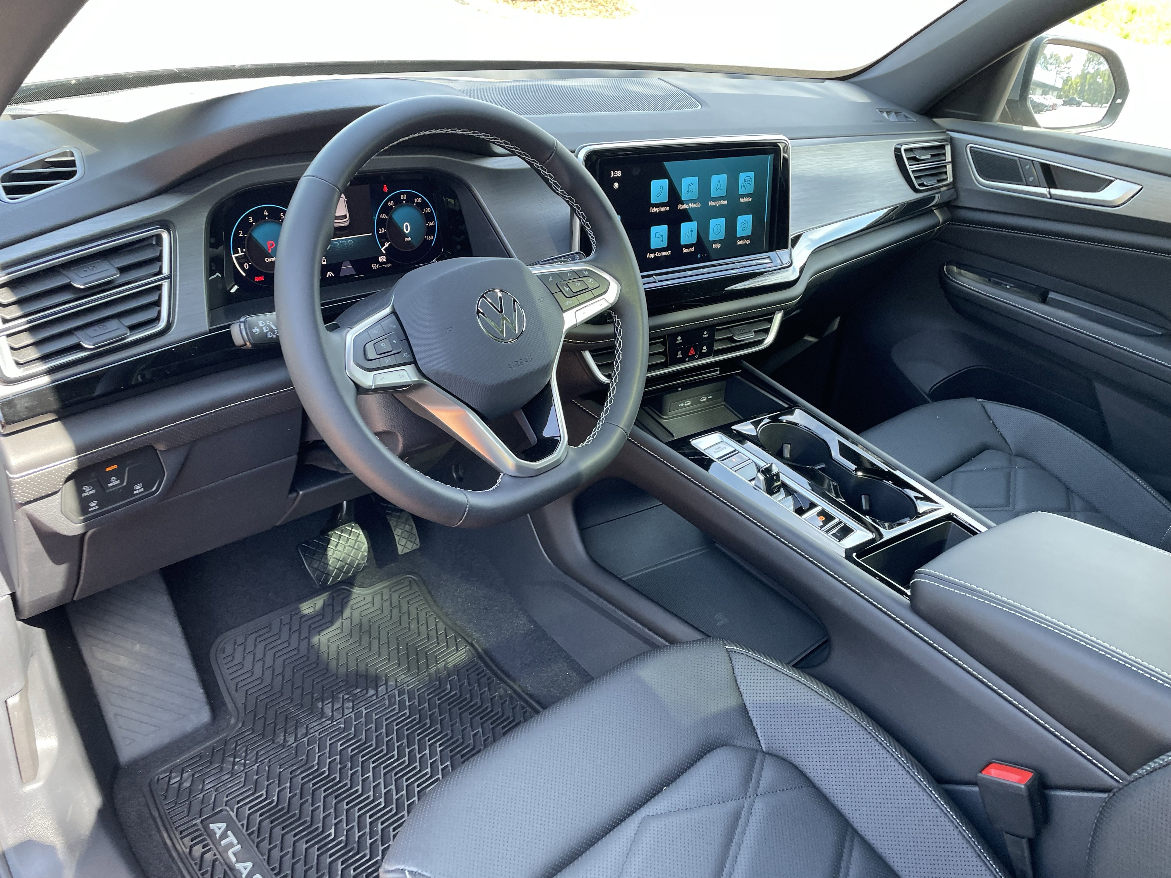 New 2026 Volkswagen Atlas Cross Sport SE image 17