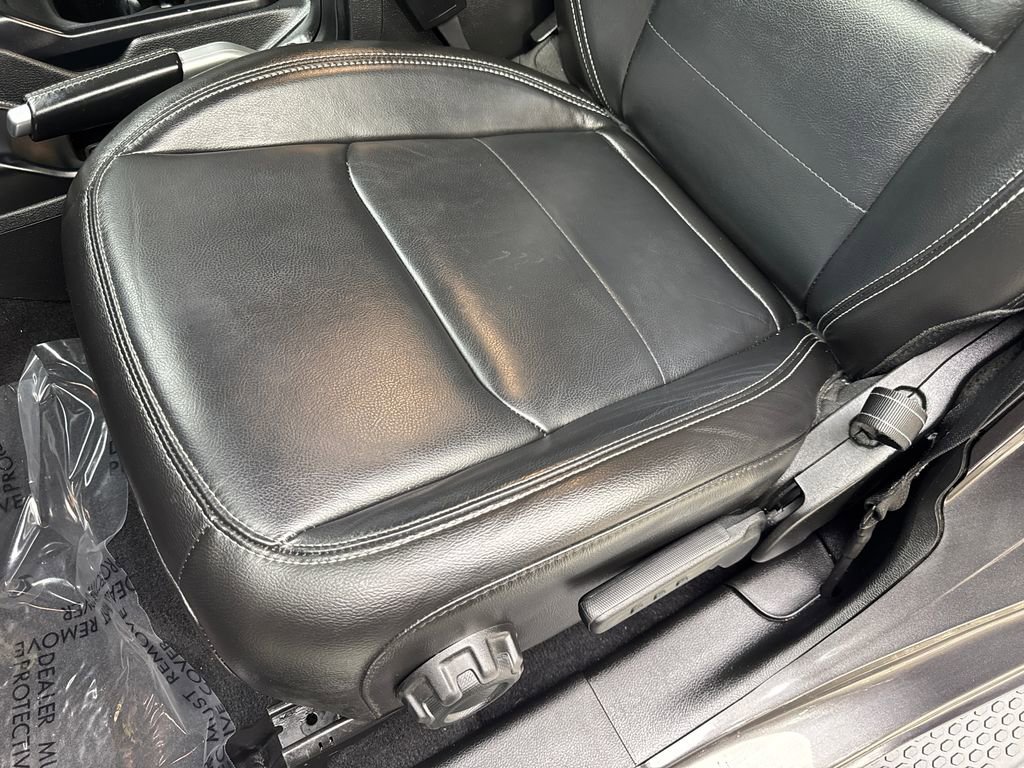 Used 2022 Jeep Wrangler Unlimited Sahara w/ Cold Weather Group image 28