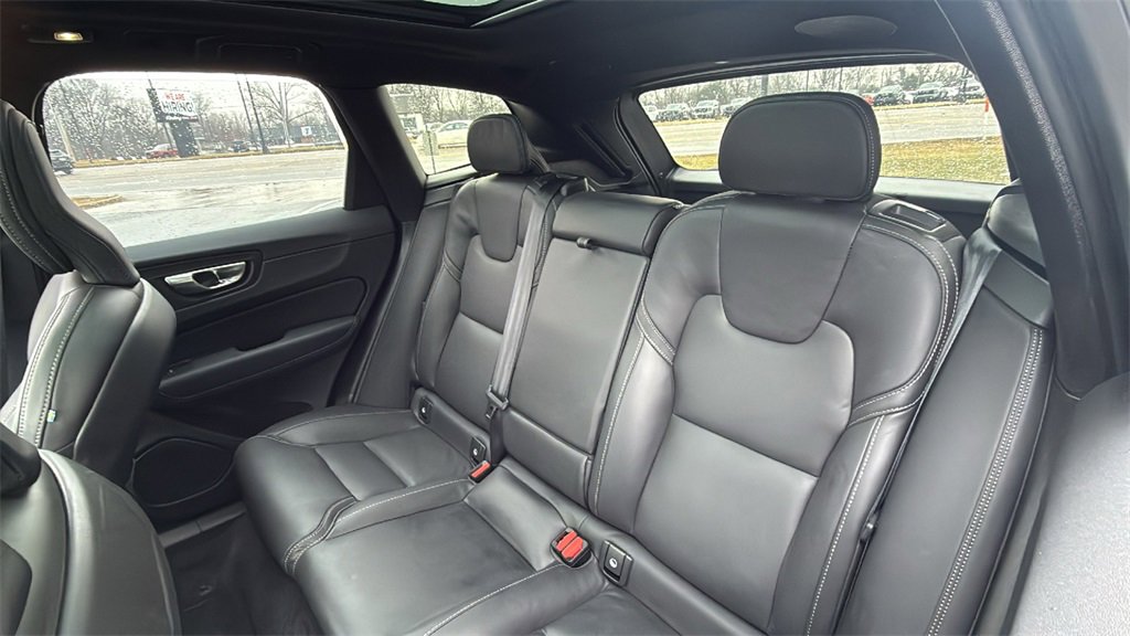 Certified 2024 Volvo XC60 B5 Ultimate w/ Climate Package image 25