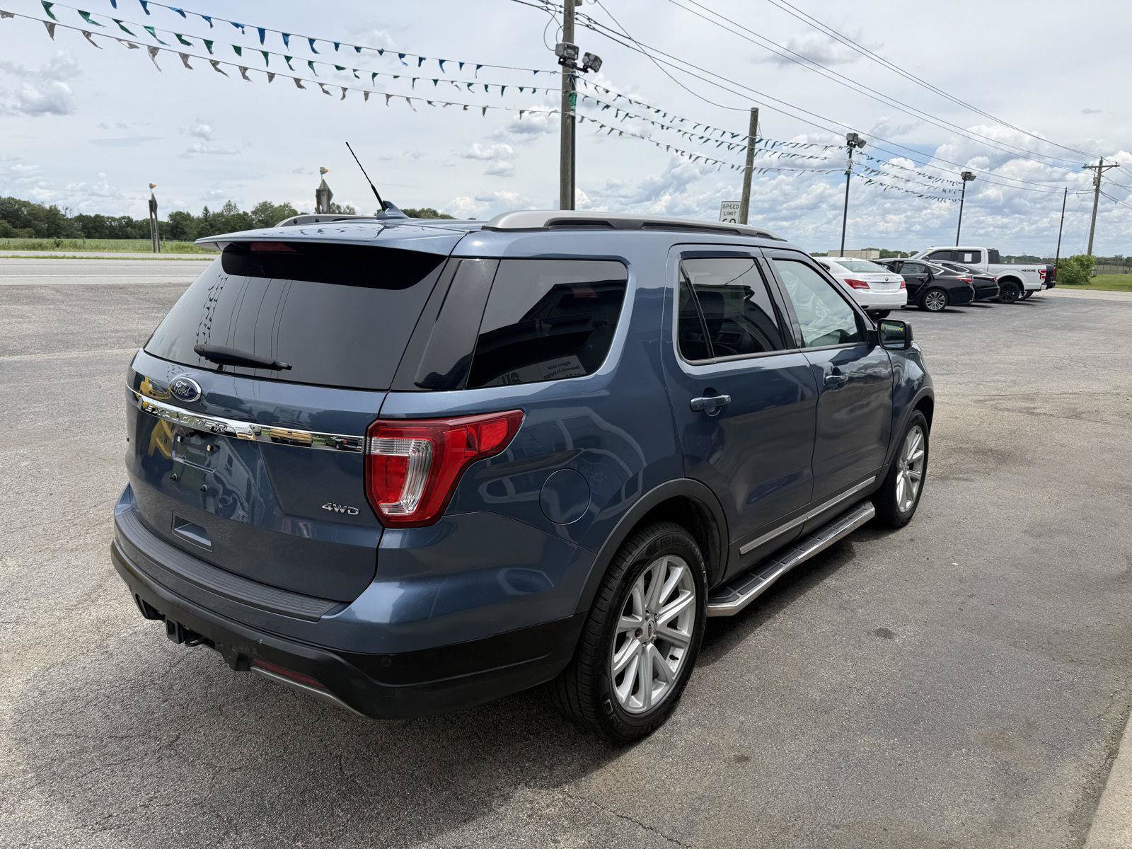 Used 2019 Ford Explorer XLT w/ Equipment Group 202A AWD/4WD image 5