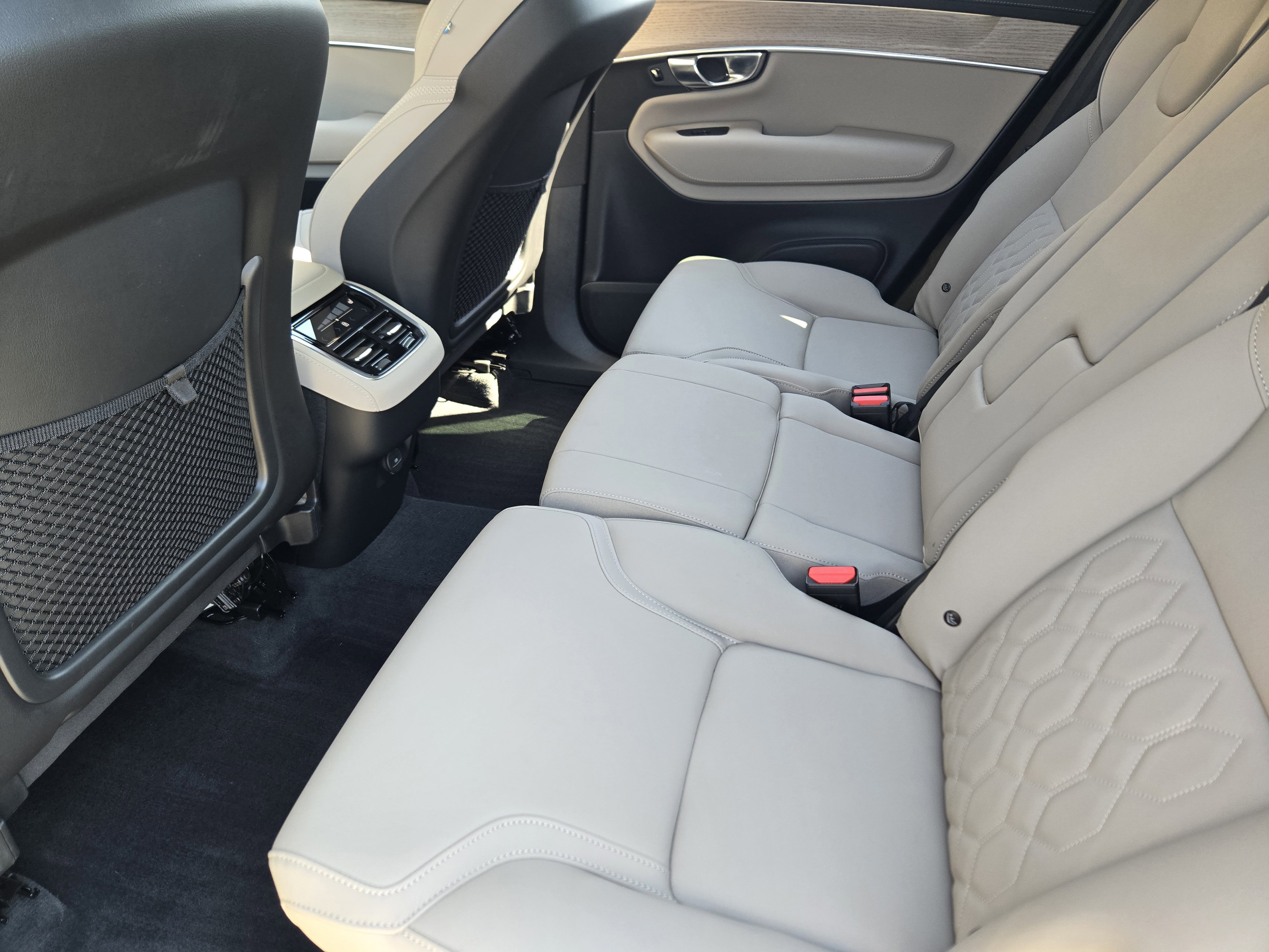 Used 2026 Volvo XC90 B6 Plus w/ Protection Package Premier AWD/4WD image 27