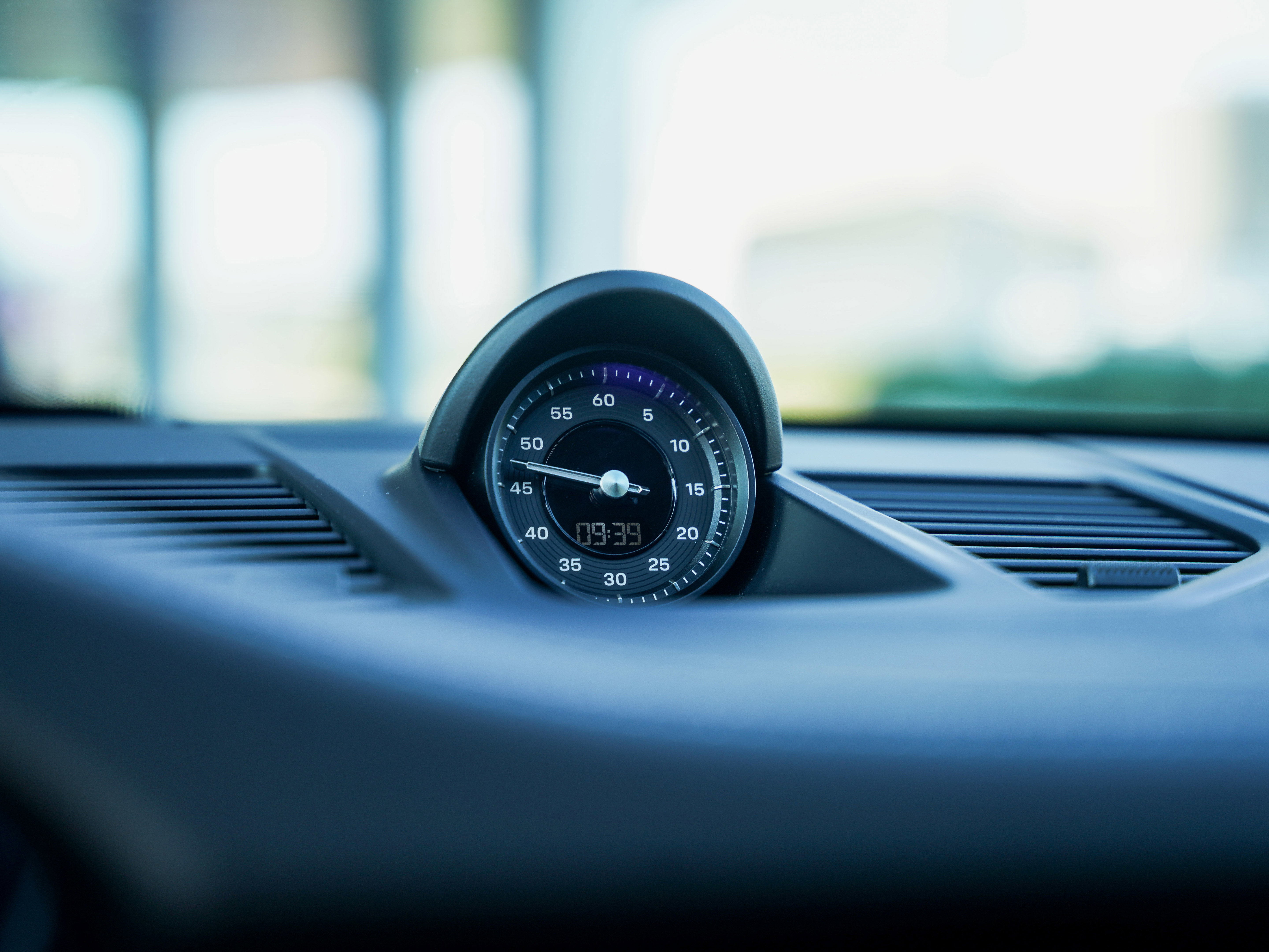 Certified 2024 Porsche 911 Carrera GTS image 23