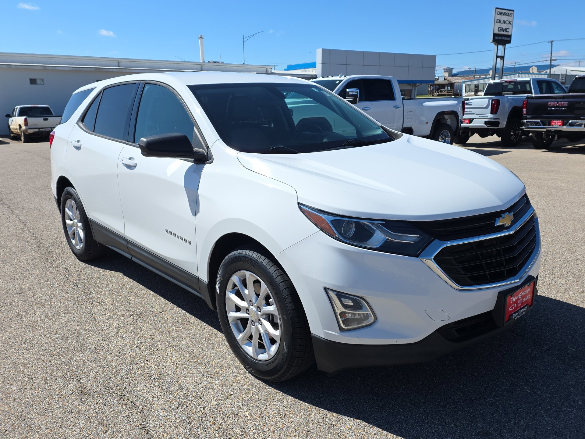 Used 2019 Chevrolet Equinox LS w/ LS Convenience Package image 2