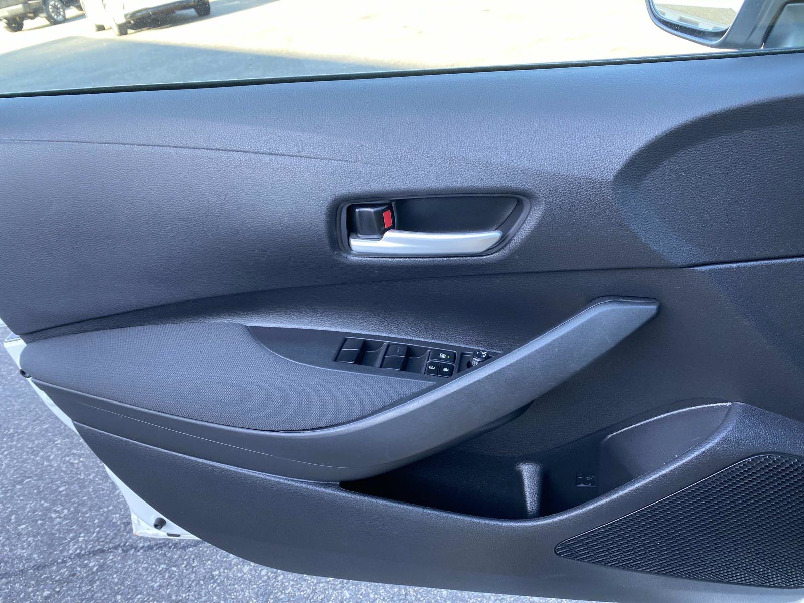 Used 2021 Toyota Corolla LE FWD image 17