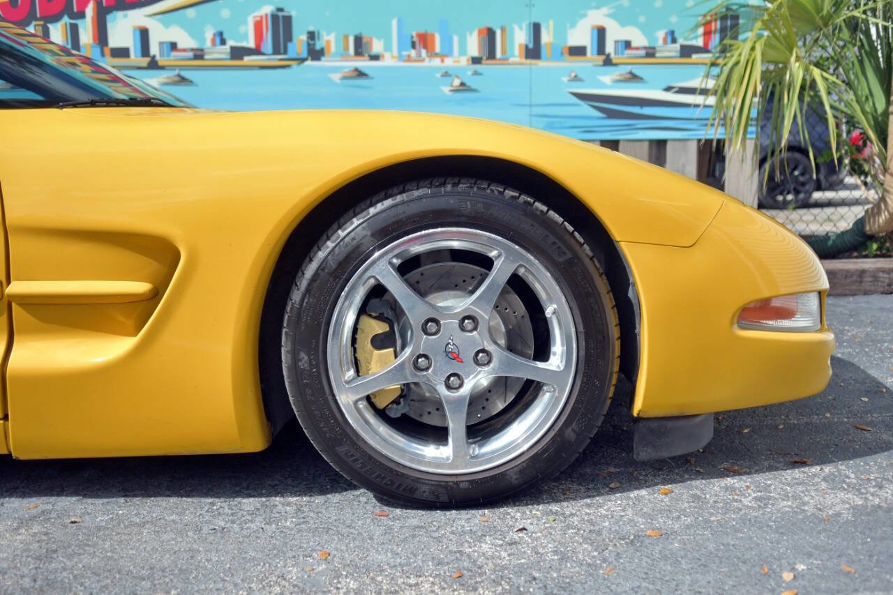 Used 2003 Chevrolet Corvette Coupe w/ Preferred Equipment Group image 31