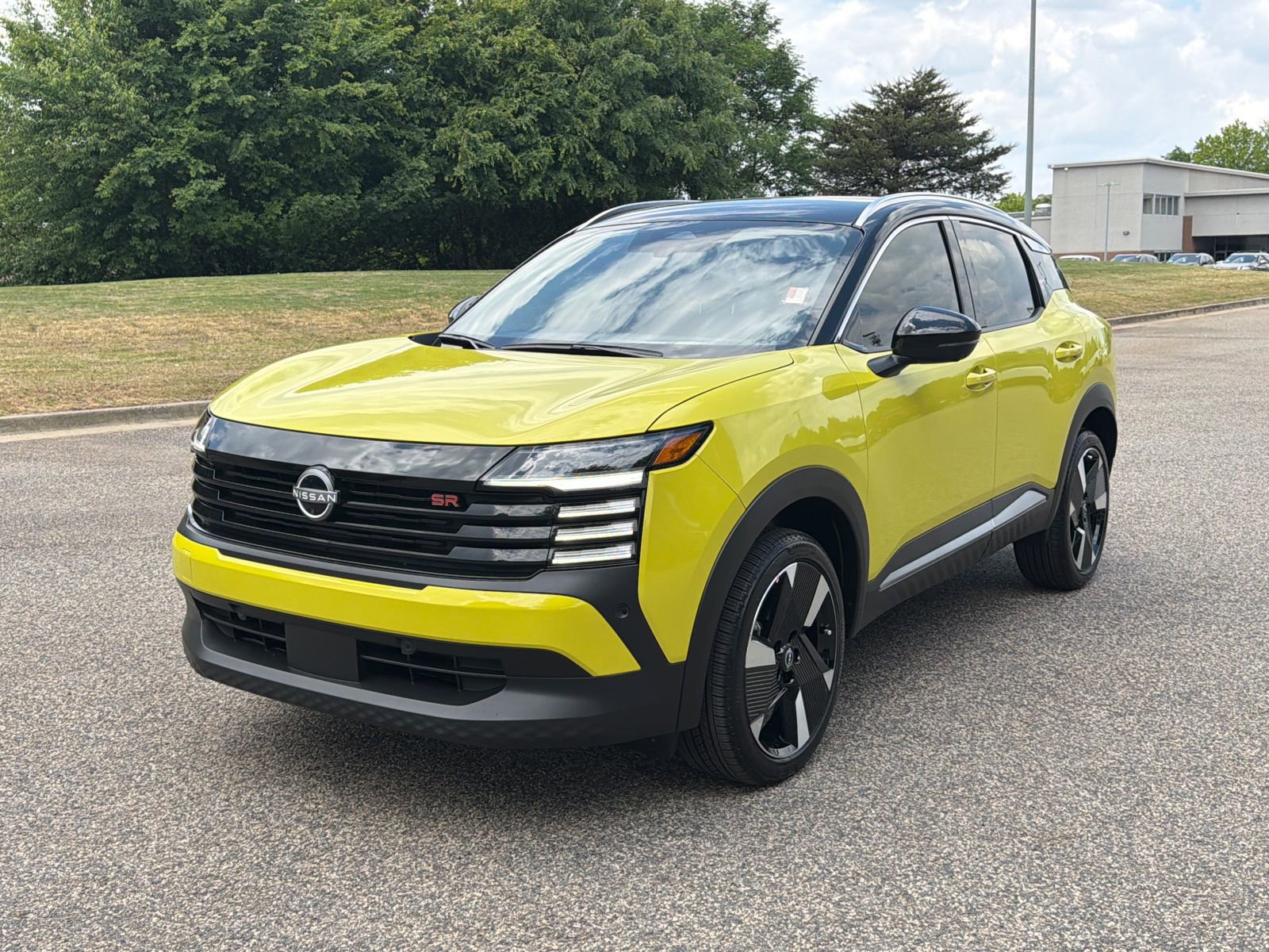 Used 2025 Nissan Kicks SR FWD image 1