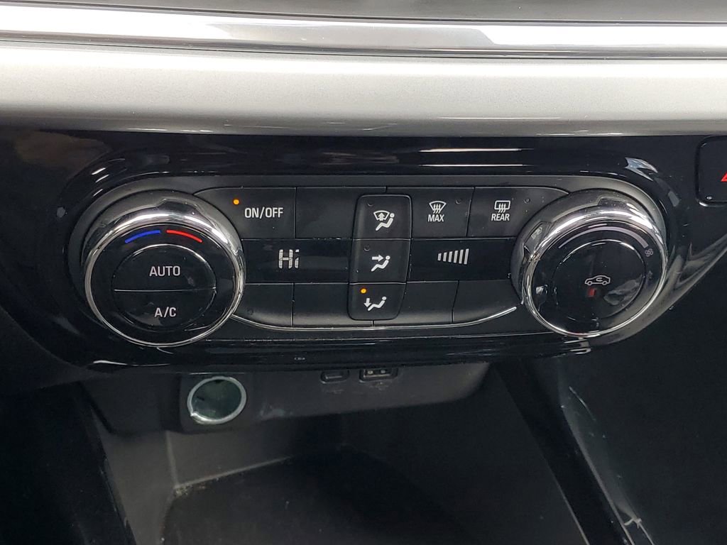 Used 2025 Chevrolet Trax LT image 23