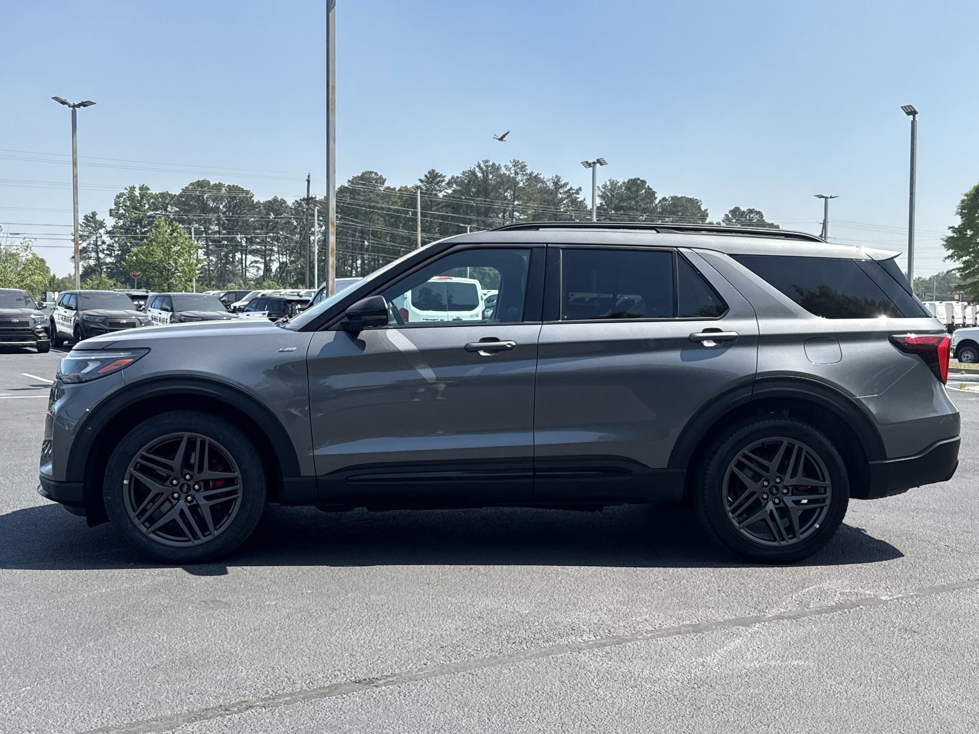 Certified 2025 Ford Explorer ST-Line w/ ST-Line Street Pack AWD/4WD image 19