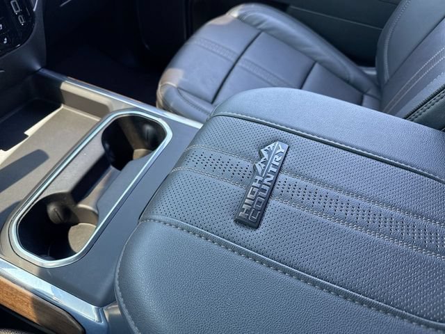Used 2026 Chevrolet Silverado 3500 High Country w/ Technology Package AWD/4WD image 21