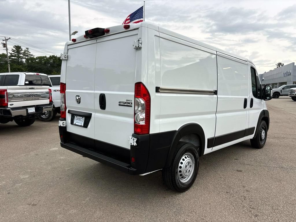 Used 2025 RAM ProMaster 2500 w/ Convenience Group FWD image 3