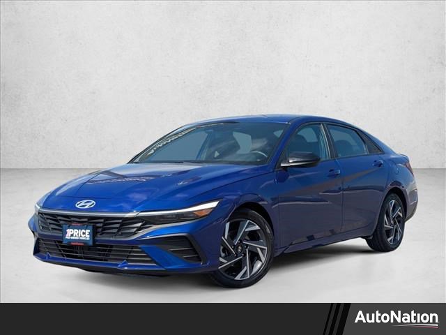 Used 2025 Hyundai Elantra SEL image 1