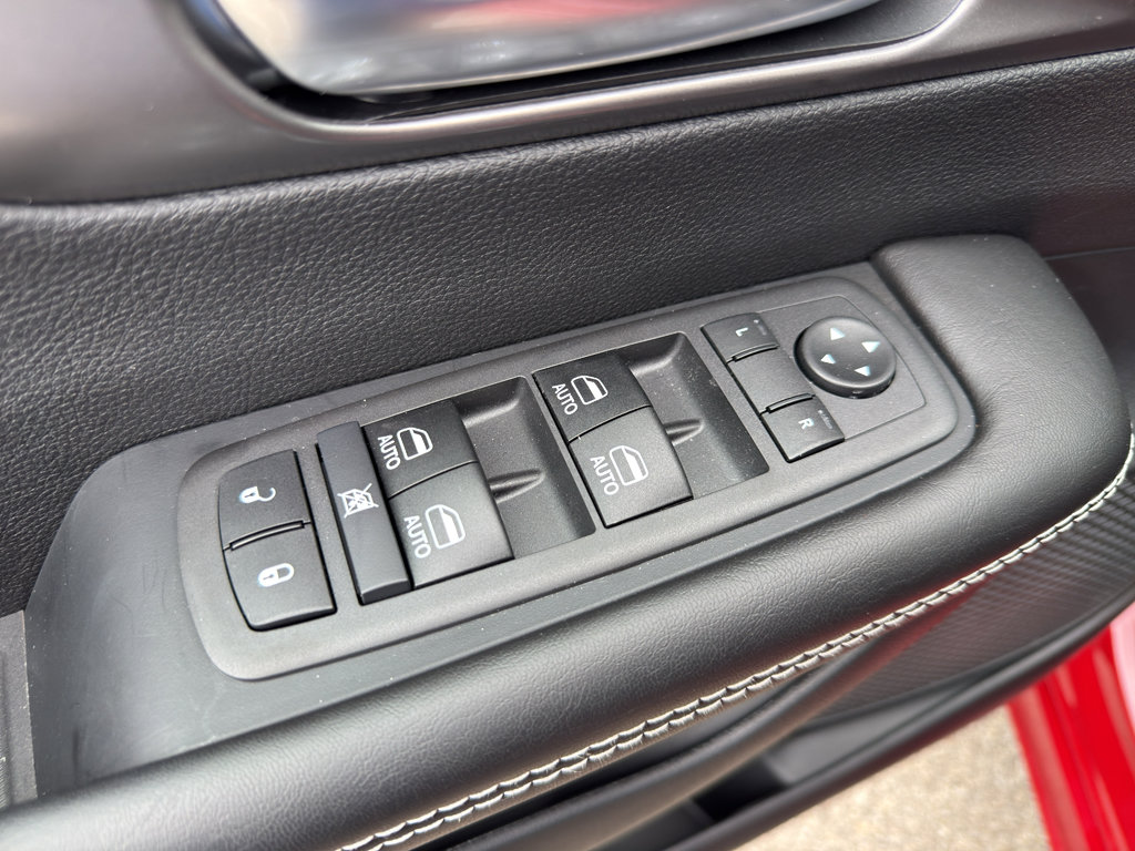 New 2026 Chrysler Pacifica Select AWD/4WD image 12