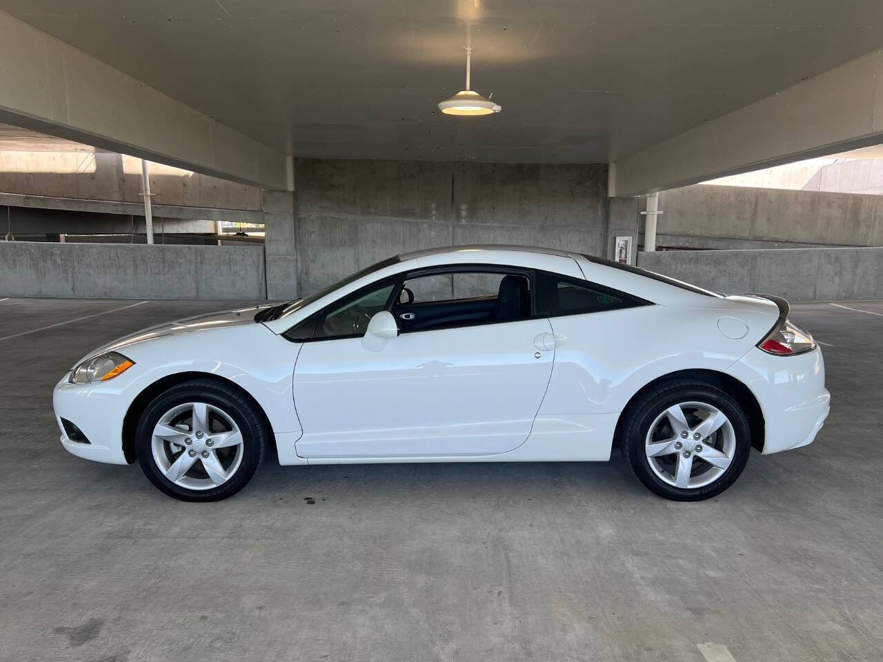 Used 2009 Mitsubishi Eclipse GS FWD image 13