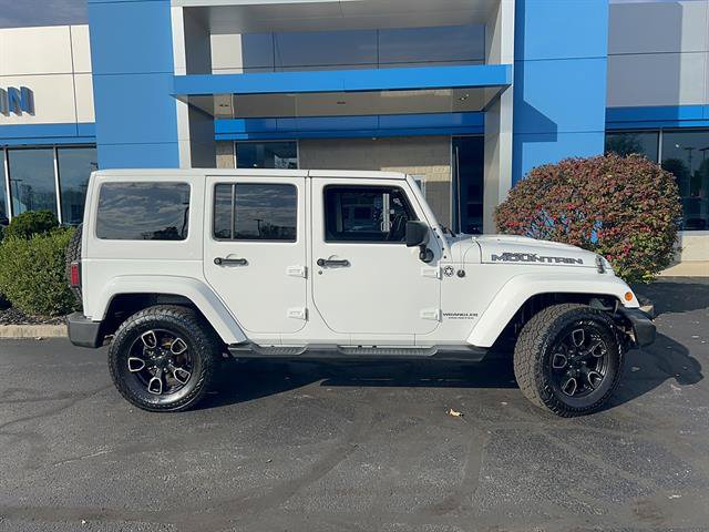 Used 2017 Jeep Wrangler Unlimited Sahara AWD/4WD image 9