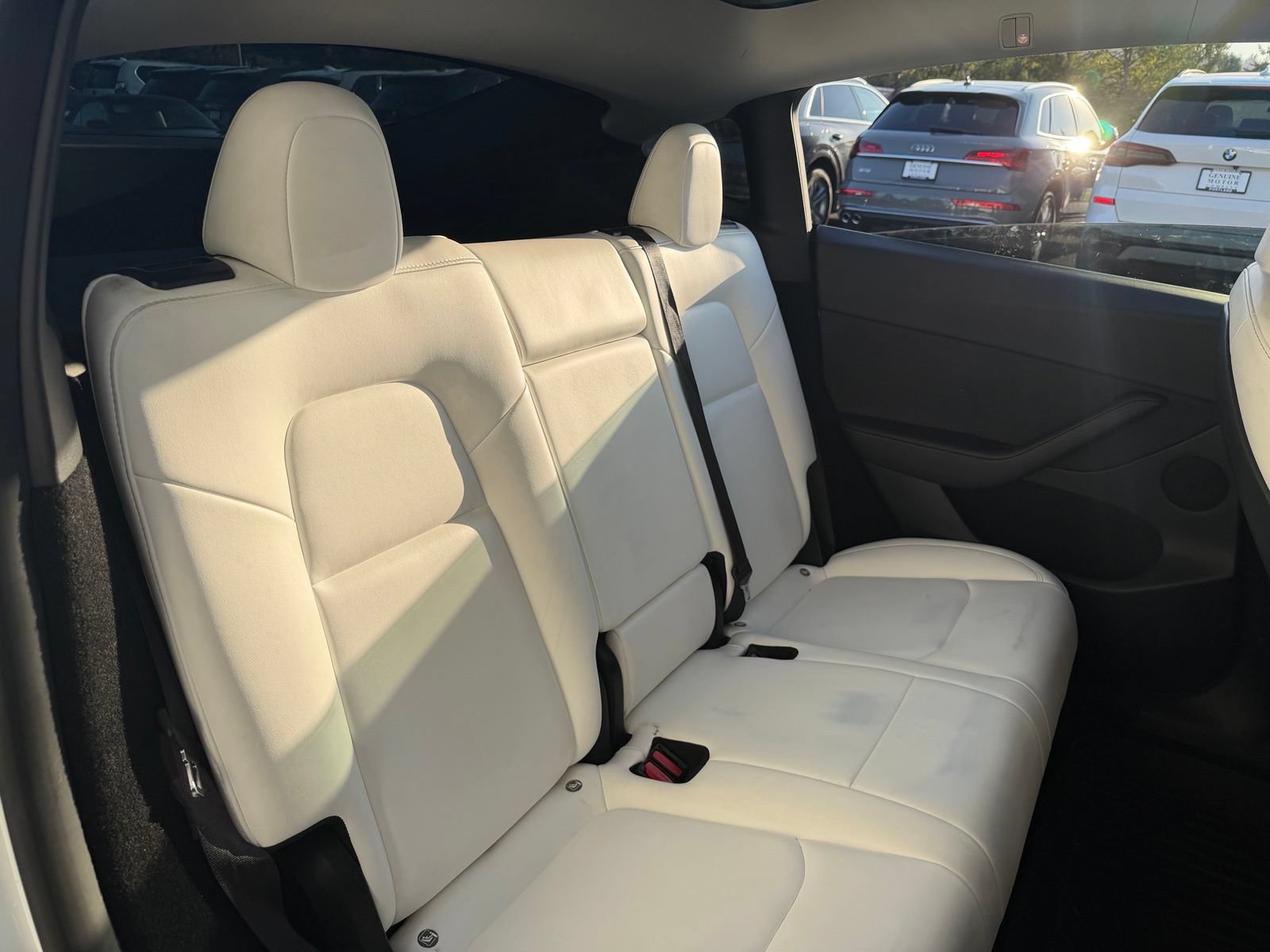 Used 2024 Tesla Model Y Long Range AWD/4WD image 18