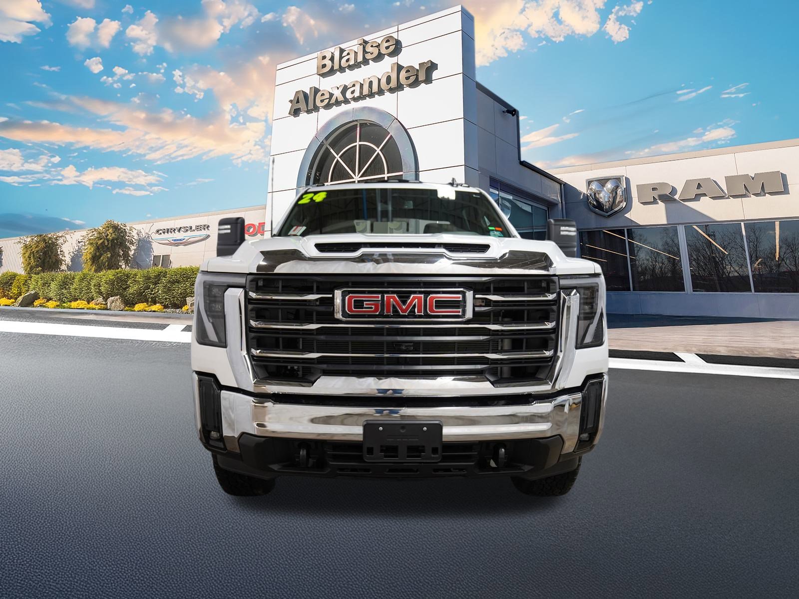 Used 2024 GMC Sierra 3500 SLE image 11