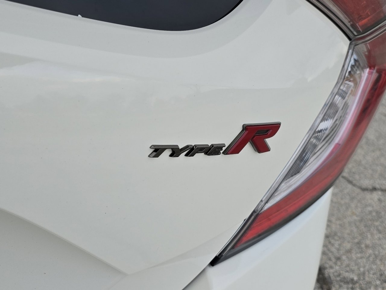 Certified 2018 Honda Civic Type R image 10