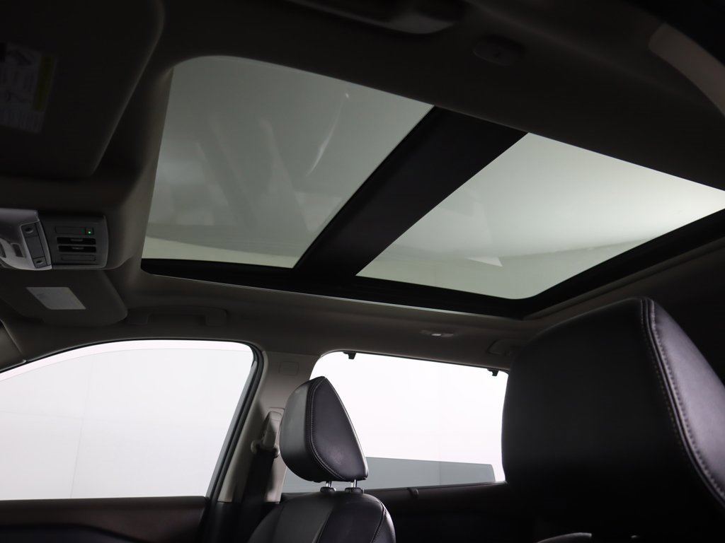 Used 2023 Nissan Rogue SL w/ SL Premium Package image 23