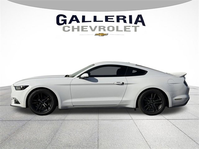 Used 2017 Ford Mustang Premium image 4