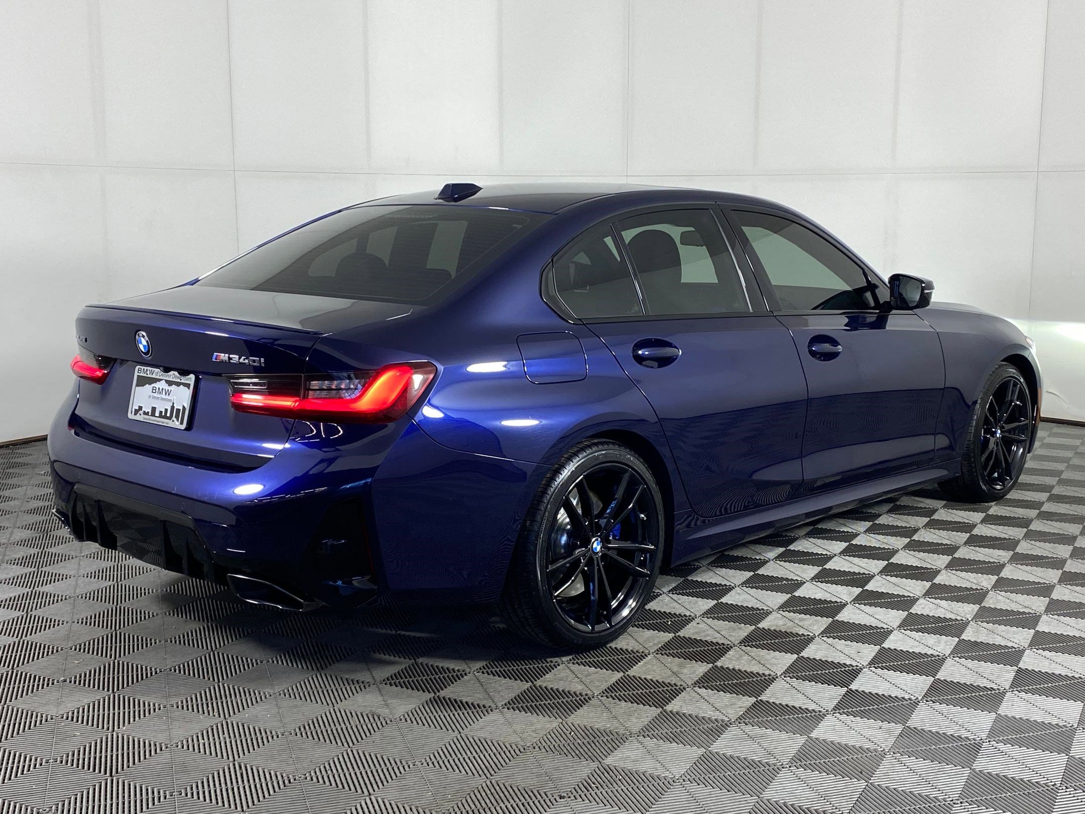 Used 2024 BMW M340i xDrive w/ Driving Assistance Package image 9