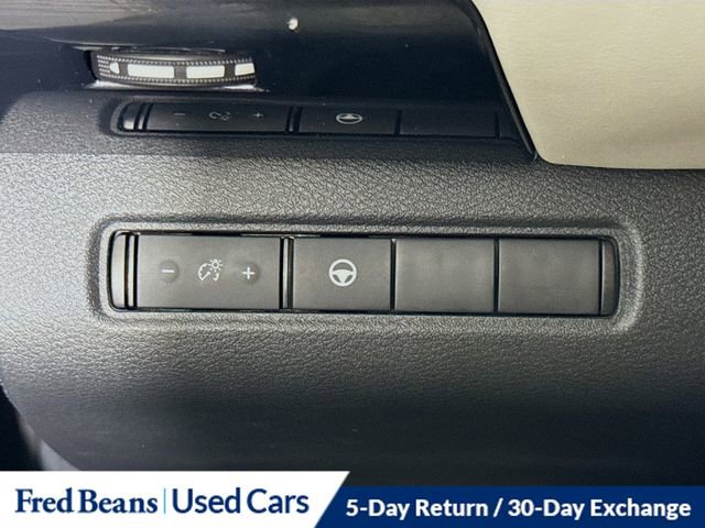 Used 2022 Nissan Pathfinder SV image 12